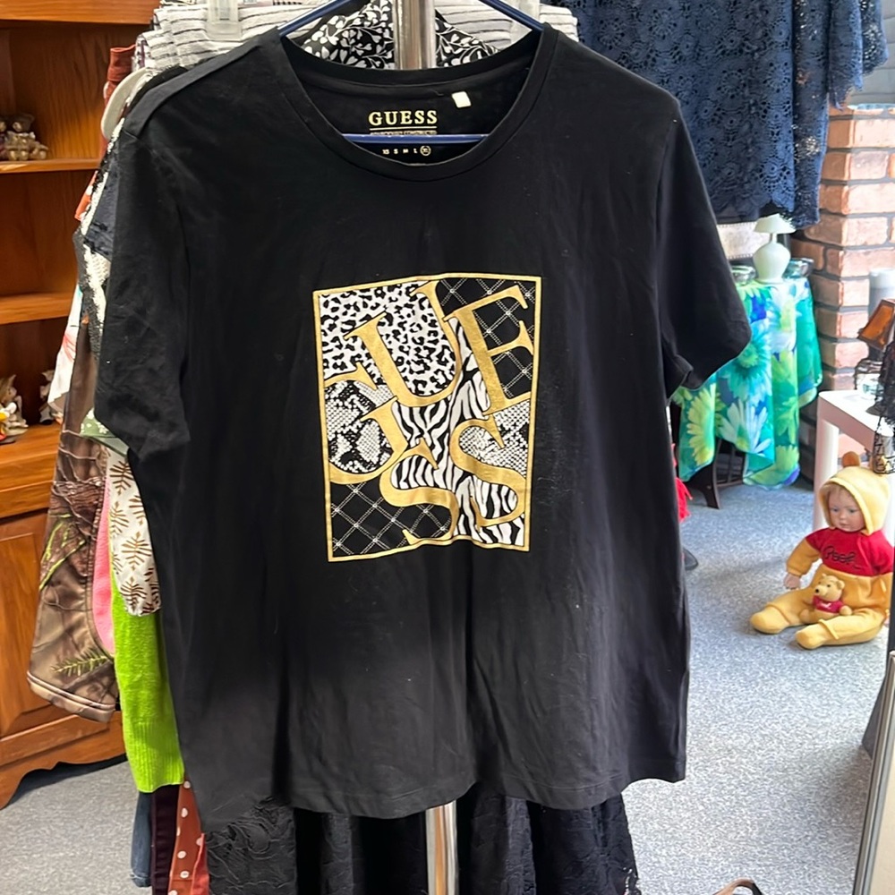 Guess Black T-shirt PTP 21